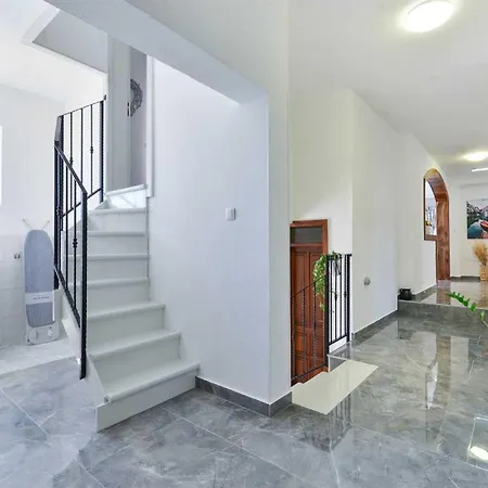 Marinic With Private Pool , Zadar County *
