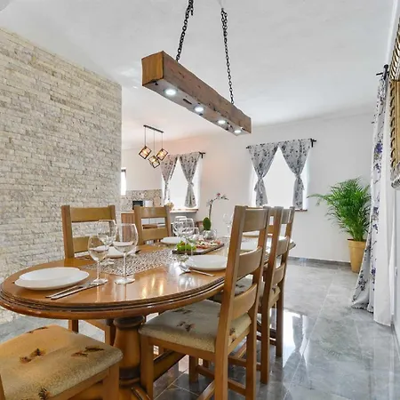 Marinic With Private Pool , Zadar County