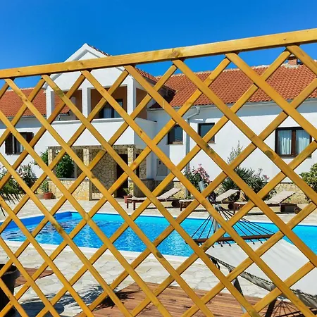 Marinic With Private Pool , Zadar County *