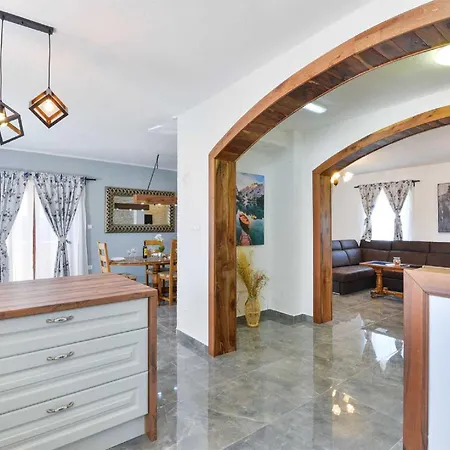 Villa Marinic With Private Pool , Zadar County Benkovac