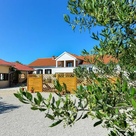 Marinic With Private Pool , Zadar County Villa