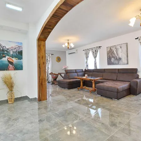 Marinic With Private Pool , Zadar County Villa *