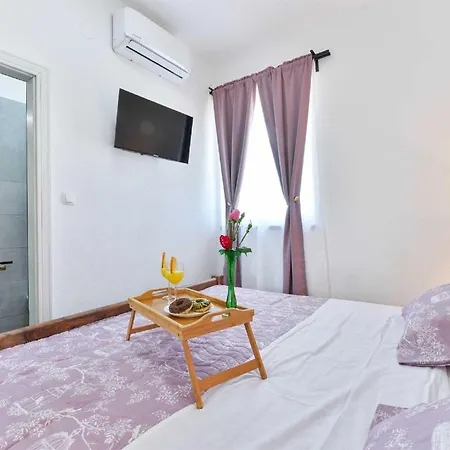 Villa Marinic With Private Pool , Zadar County Benkovac