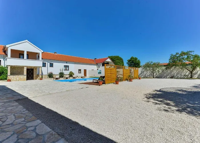 Marinic With Private Pool , Zadar County Miranje