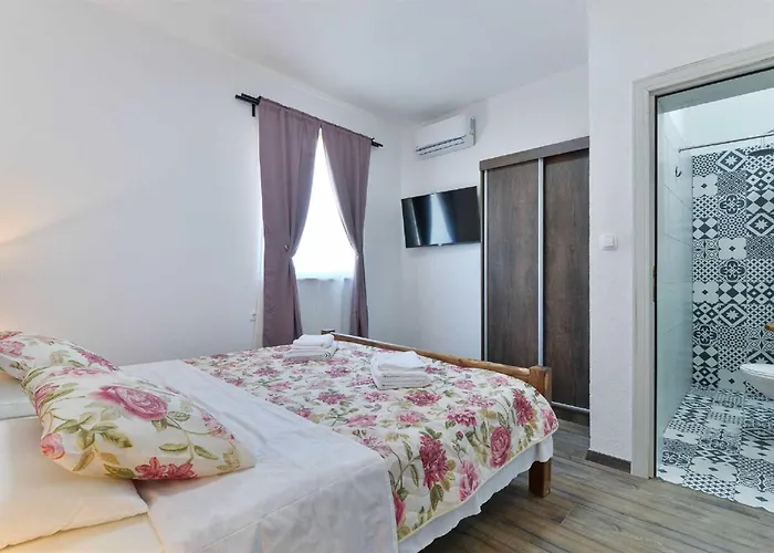 Marinic With Private Pool , Zadar County * Miranje