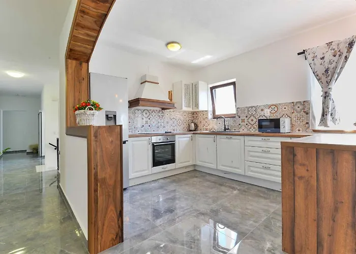 Marinic With Private Pool , Zadar County Vila