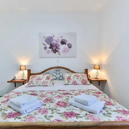 Marinic With Private Pool , Zadar County Villa Miranje