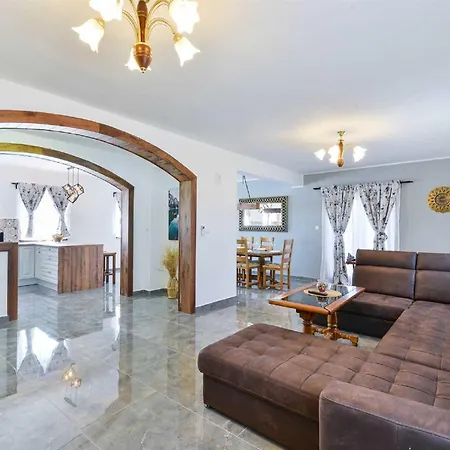 Marinic With Private Pool , Zadar County * Miranje