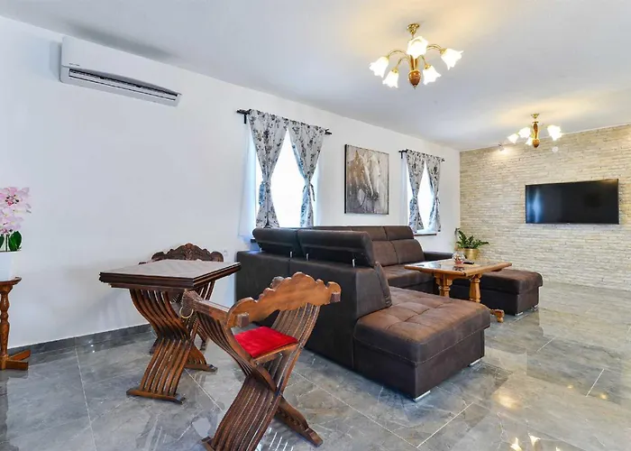 Vila Marinic With Private Pool , Zadar County *