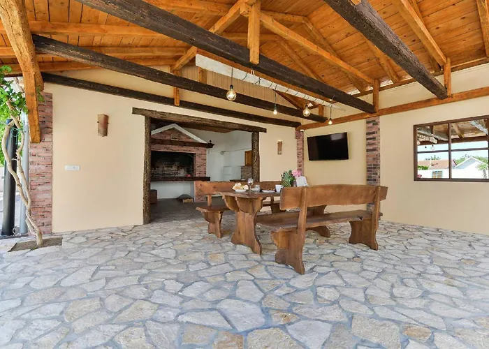 Villa Marinic With Private Pool , Zadar County *